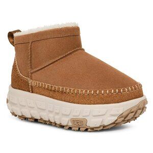 NWOB- Ugg Venture Daze Ultra Mini Size 9